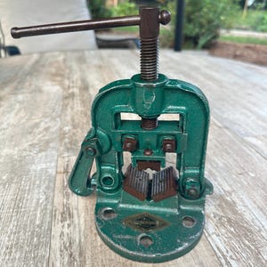 Vintage Littlestown Vintage Hinged Pipe Vise