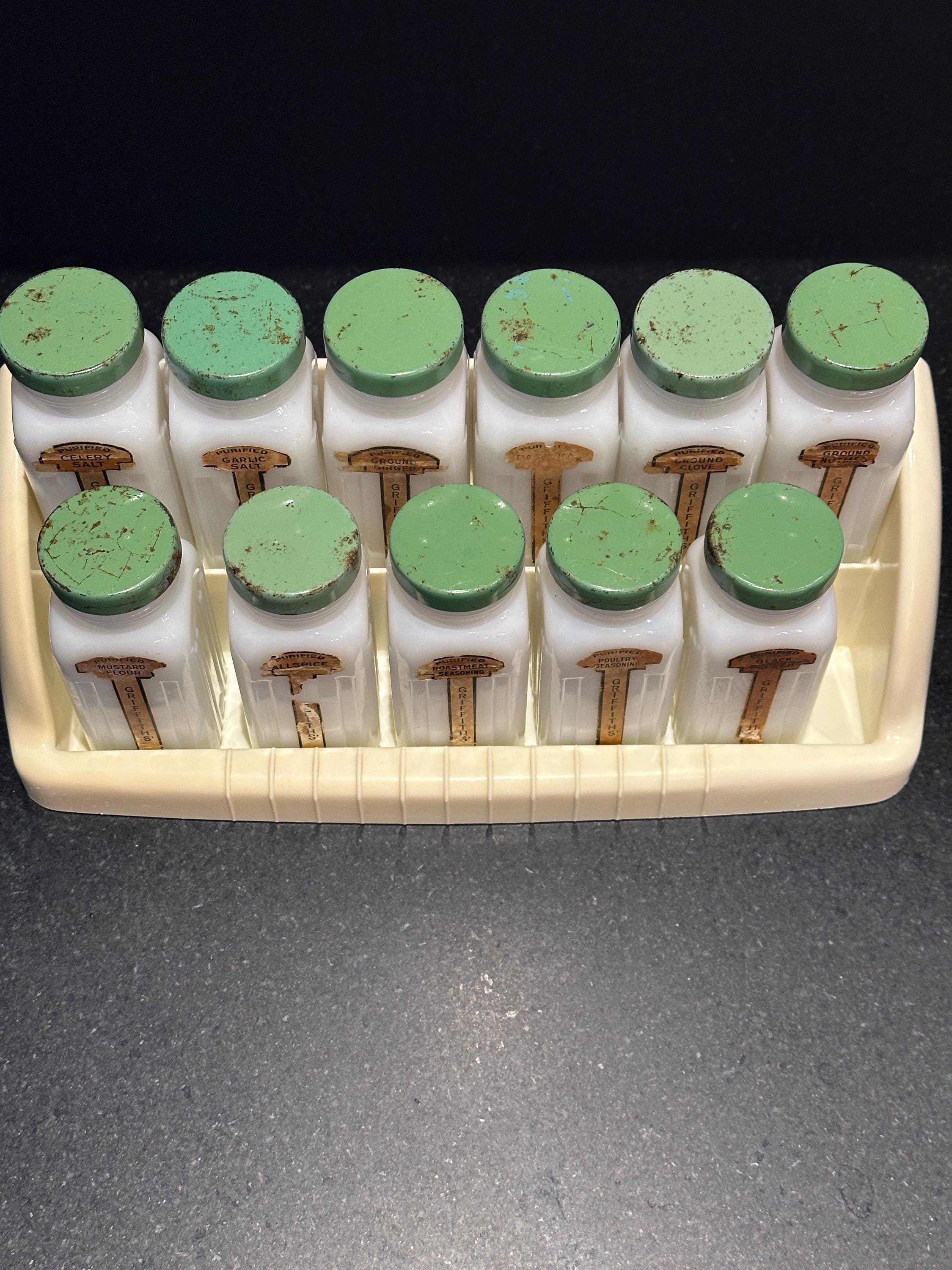 ミルクグラス　ヴィンテージ グリフィス スパイスボトル ラックセット　グリーン Iconic Retro Griffith Labs Spice Rack 11 Milk Glass Bottles
