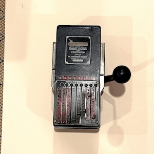 Antike Scheck Schreibschutz Maschine 1915 - 1925 Mit Holz Griff
