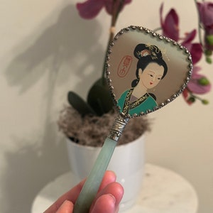 Petit miroir à main asiatique de collection vintage avec poignée en jadéite image 5