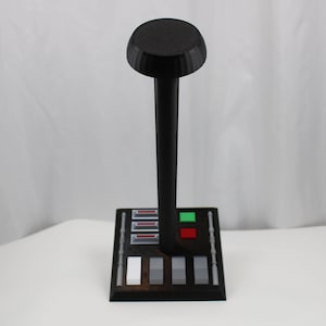 Darth Vader inspiriert Helmständer