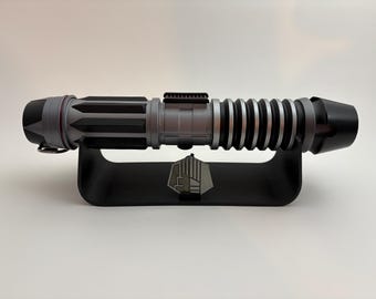 サヴィのワークショップで手作りのカスタムライトセーバーを製作