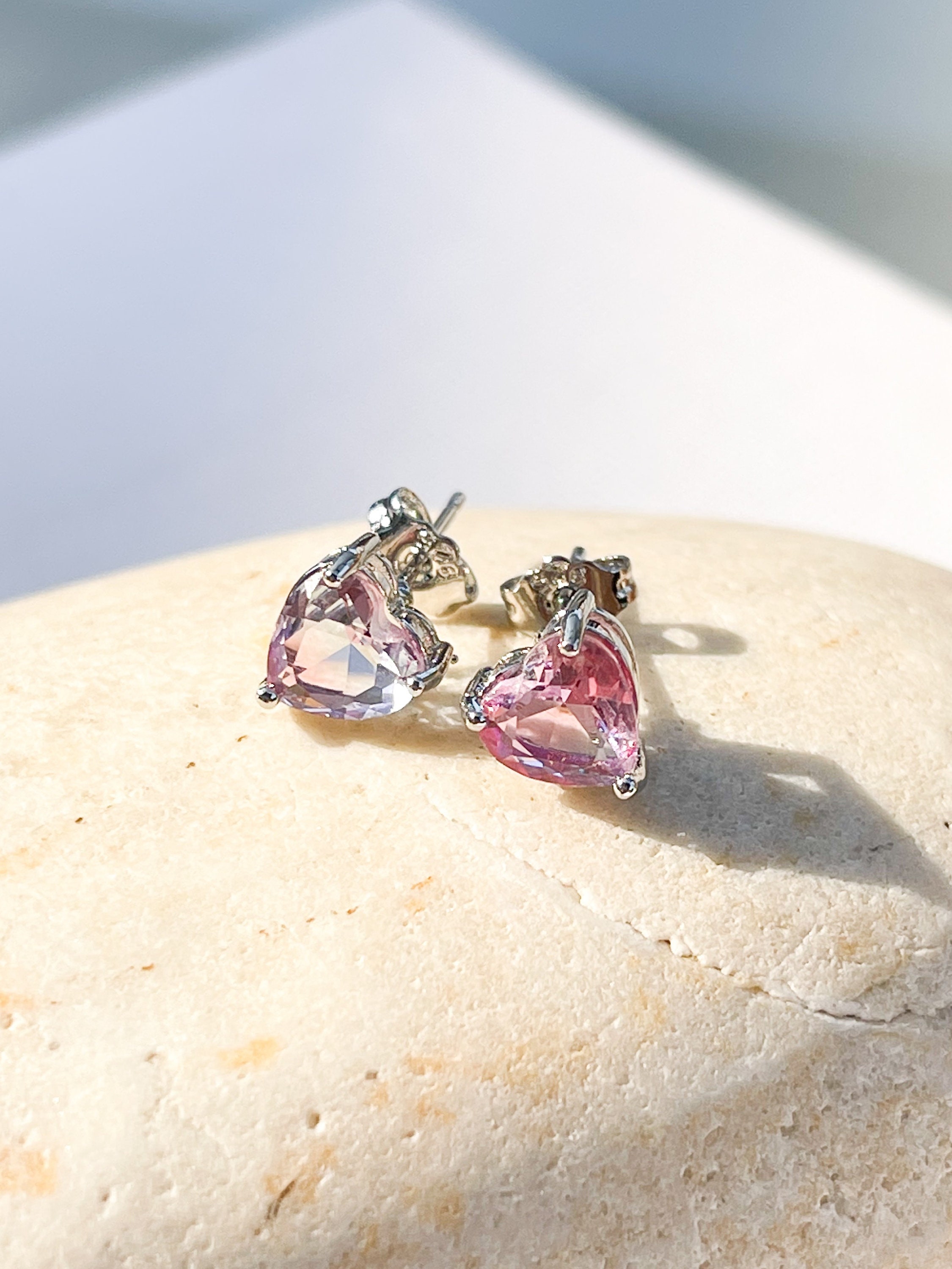 Orecchini a perno a forma di cuore in argento Sterling 925 con Orecchini a perno a forma di cuore in argento Sterling 925 con