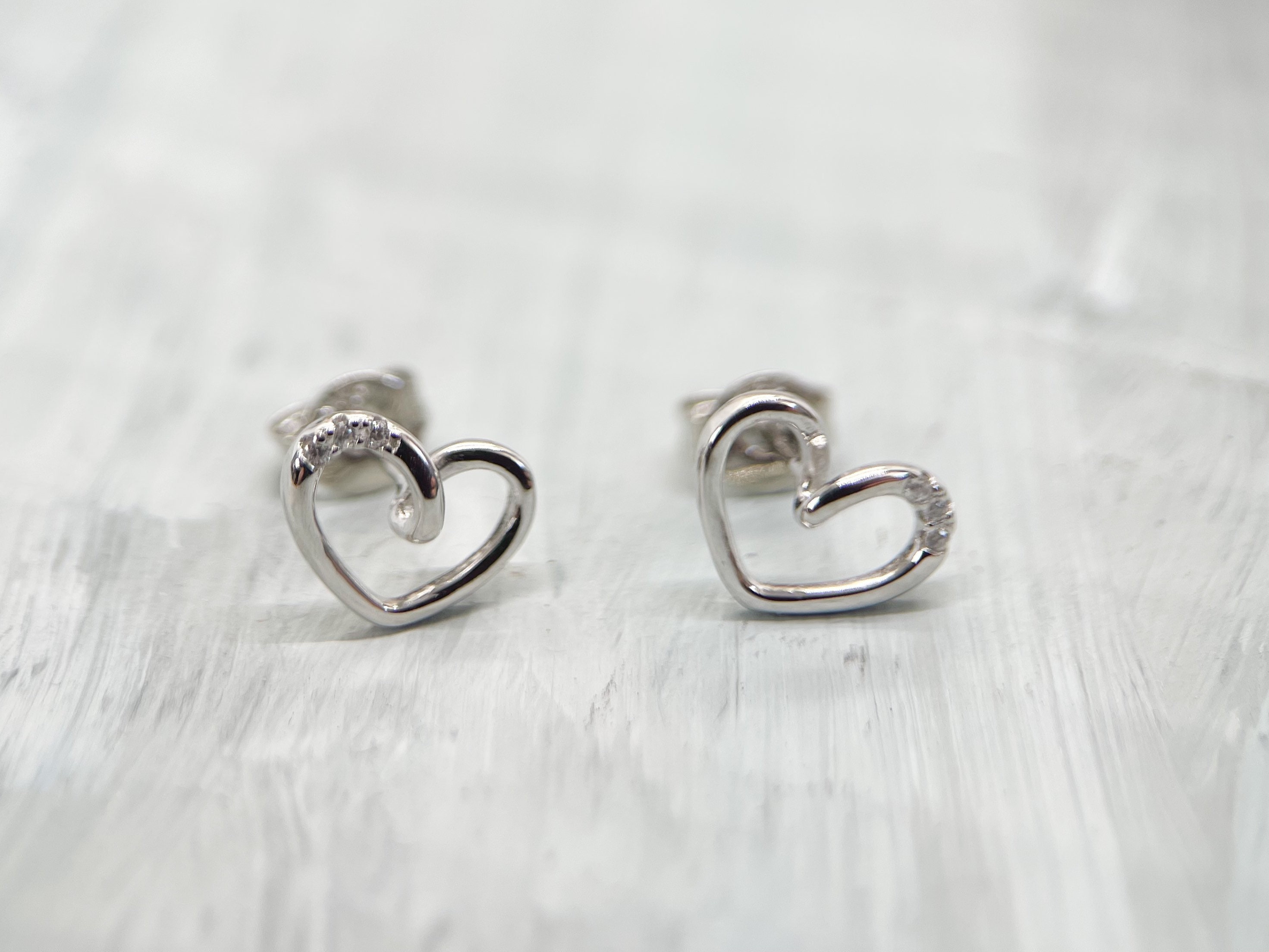 アクセサリー Human Made HEART SILVER EARRING SILVER Human Made - HEART SILVER EARRING | HBX - Globally Curated