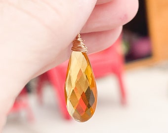 Pendentif En Grenat Avec Or 333 (8 Carats) - Neuf Avec étiquettes - Or Jaune, Pierre Naturelle