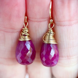 14k gold ruby drop earrings, handmade wire wrap briolette teardrop rubies, artisan jewelry, handmade jewelry, july birthstone, image 10