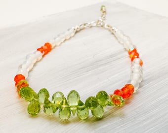 Groene peridot, oranje Oostenrijks kristal, natuurlijke opalietkralenarmband, Life of a showgirl geïnspireerd, handgemaakt sterlingzilver, cadeau voor haar