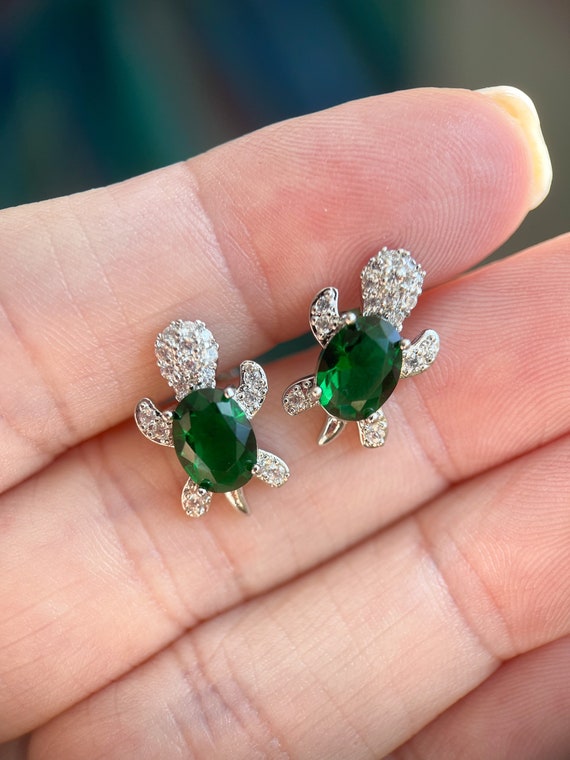 Emerald turtle earrings deals