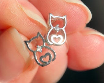 Cat heart earrings, sterling silver kitten studs, feline jewelry, gift for cat person, CZ gemstone jewelry, handmade jewelry, gift for her,