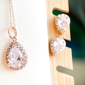 Joyas de circonita cúbica transparente con forma de lágrima de oro rosa, pendientes con cierre a presión, relleno de oro rosa, impresionante conjunto nupcial, ocasión especial, regalo de San Valentín