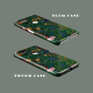 Puede incluir: Dos fundas para tel&eacute;fono con un dise&ntilde;o floral en tonos verdes, amarillos, rojos y azules. Una funda est&aacute; etiquetada como "SLIM CASE" y la otra como "TOUGH CASE". Las fundas tienen un acabado brillante y se muestran en &aacute;ngulo.