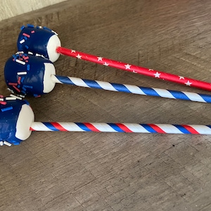 Faux Patriotic Dipped Marshmallows on Stick