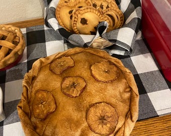 Primitive Faux Apple Pie Farmhouse Decor