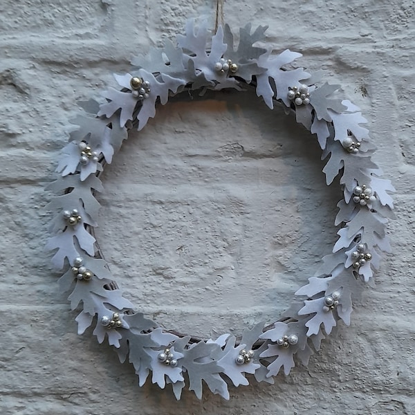 Beautiful delicate Christmas white winter wonderland wicker wreath,ring,wall,door hanging with super soft felt oak leaves and berries 11”