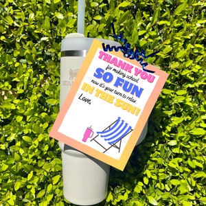 Étiquette-cadeau pour enseignant/Imprimable/Téléchargement instantané/appréciation de l'enseignant/Tasse enseignant/Cadeau d'été pour enseignant/Cadeau de fin d'école/Carte de tasse Stanley/Étiquette de tasse