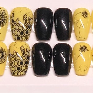 Honey Bee Press on Nails, 3D Nail Art, Gold Nails, Luxury Nails, Acrylic  Nails 