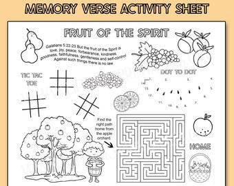 Puede incluir: Una hoja de actividades en blanco y negro sobre el fruto del Espíritu con ilustraciones de peras, uvas, melocotones y manzanos. La página incluye un juego de tres en raya, un rompecabezas de puntos, un laberinto y el texto de Gálatas 5:22-23.