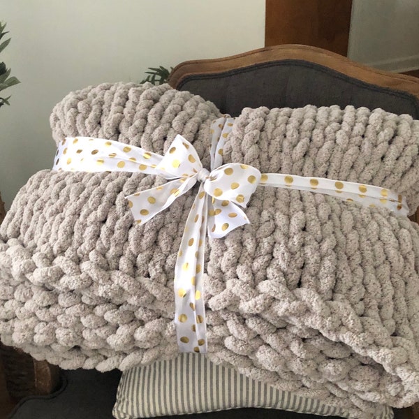 Chunky Knit Blanket, knit blanket, fuzzy hand knit chenille throw blanket Lapghan/Throw ( available in a variety of colors)