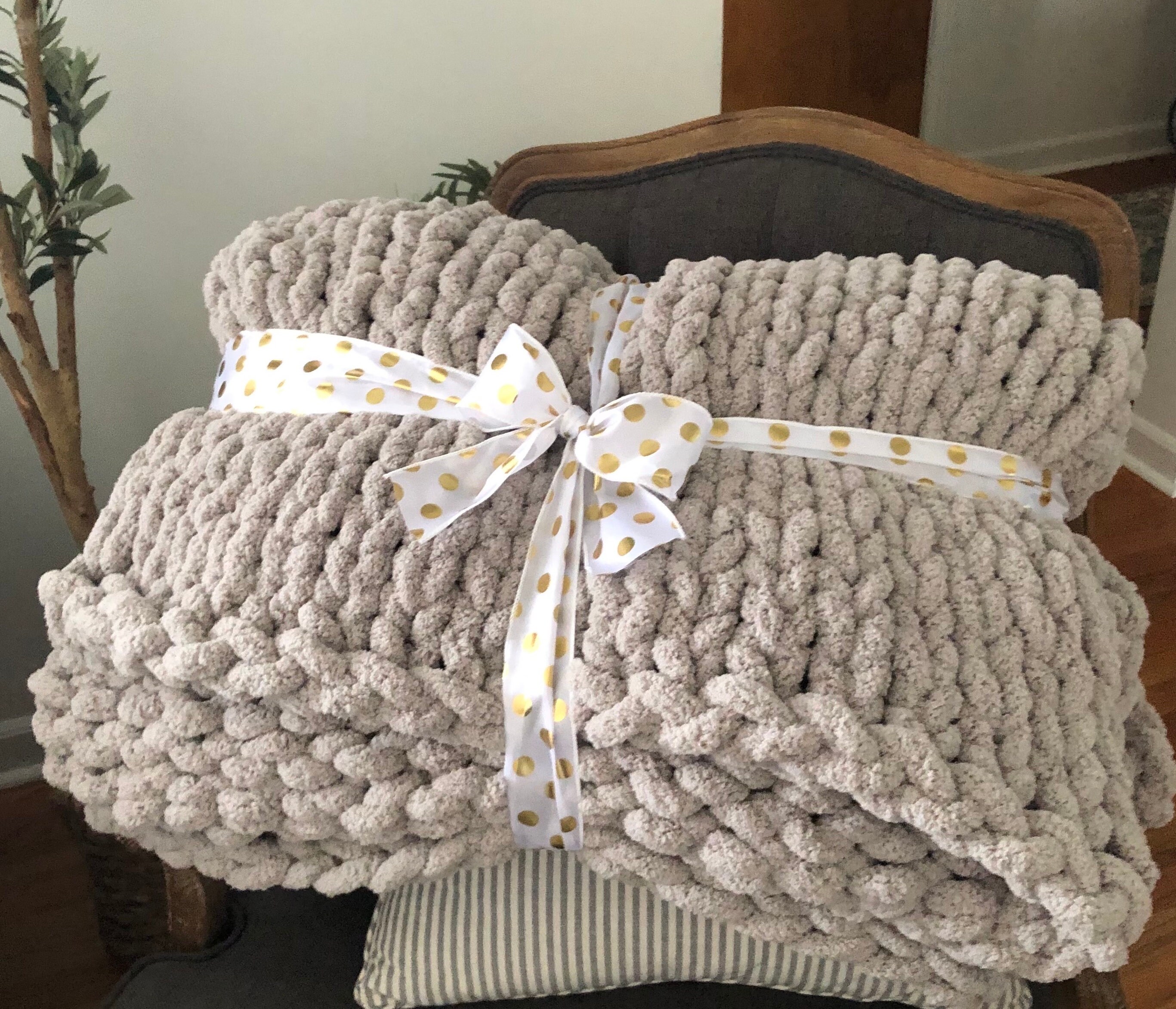 Blanket Kit, DIY, Easy, Simple, Chunky Knit, Craft, DIY 