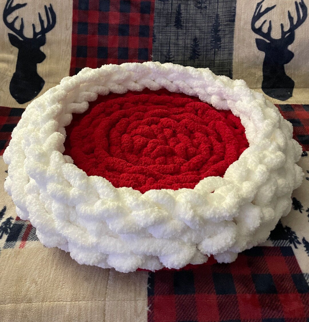Chunky Knit, Fuzzy Hand Knit Chenille Cat Bed, Round Cat Mat, Round Cat