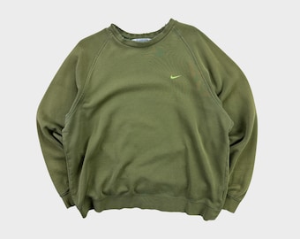 Vintage jaren 2000 Nike olijfgroen sweatshirt met kleine swoosh geborduurde ronde hals