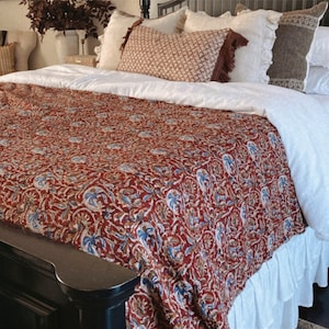 Handmade Rust Floral Kantha Quilt: Red & Blue Cotton Boho Bedspread