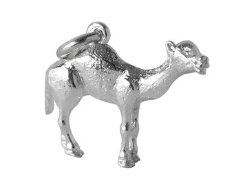 Silver CAMEL CHARM Desert Animal PENDANT *NEW* Silver CAMEL CHARM Desert Animal PENDANT *NEW*