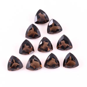 Verlockende Qualität natürliche Rauchquarz Trillion Form 10 Stück Lot facettierte geschnittene lose Edelstein für die Herstellung von Schmuck Healing Smoky 9,40 Ct 6X6X4 mm
