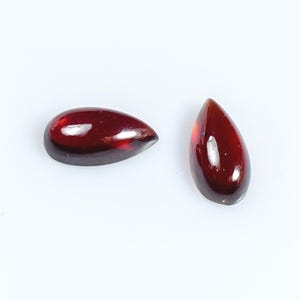 Exclusive AAA Quality Natural Mozambique Garnet Pear Shape Cabochons Pair Loose Gemstone For Making Jewellery Healing Garnet 5.50 Ct 12X6 mm