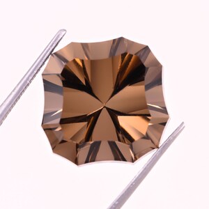 Fabelhafte Qualität Natürliche Rauchquarz Kissen Form Facettiert Konkav Cut Lose Edelstein für die Herstellung von Schmuck Healing Smoky 14.40 Ct 14X14X12 mm