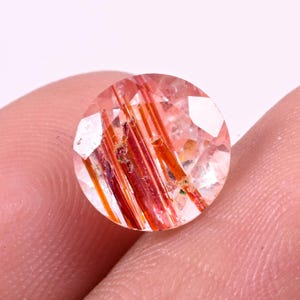 Golden Rutile Quartz Gemstone: Round Faceted Cut, 2.50 Carat (9X9X6 MM)