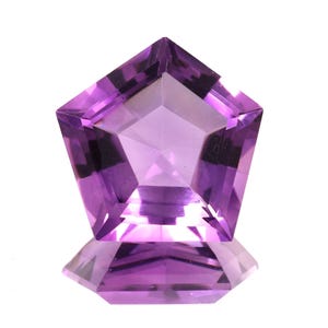 AAA Améthyste violette naturelle taillée en pentagone, Pierres précieuses non serties : 7,45 carats, 14 x 14 x 7,3 mm