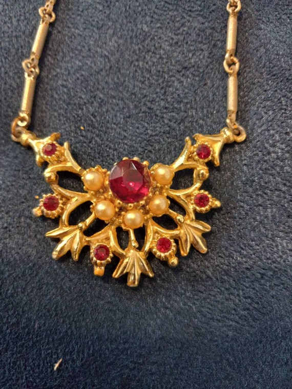 Vintage Coro Antiqued Gold Tone Red Rhinestone Cho