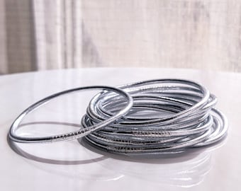 Lot De 3 Bracelets Rigides (type Semainier) Couleur Argent - État Parfait - Occasion