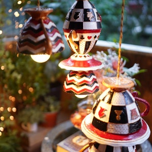 Stravagante lampadario a sospensione Teacup Coniglio bianco Illuminazione curcus della cucina Decorazioni Alice nel paese delle meraviglie Illuminazione a soffitto Arlecchino della fattoria