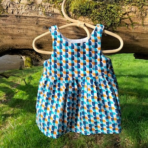 Robe printemps été sans manche, imprimé 70's de bébé à petite fille image 1