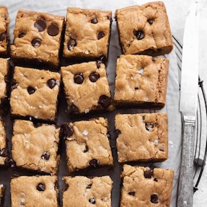 Chocolate Chip Blondie-Brownies