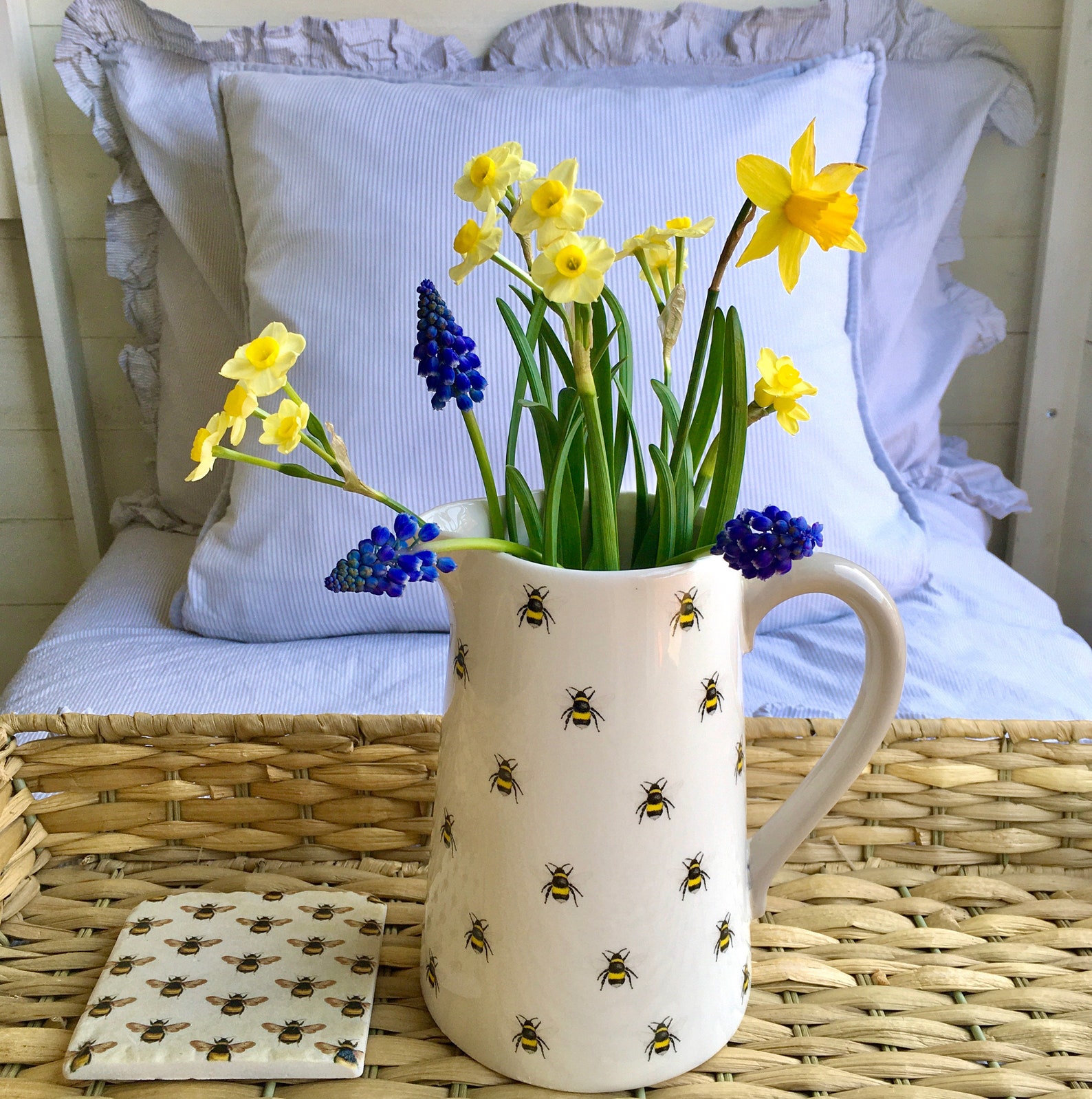 BEE PRINT JUG / Vase Homeware / Bees Design / Home Accessory | Etsy