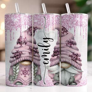 Bicchiere natalizio personalizzato con gnomo - Bicchiere sottile personalizzato da 20 once con cannuccia, bicchiere natalizio con gnomi rosa, graziosi regali di Natale con gnomi