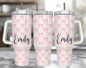 Kokette rosa Schleife 40 Unzen Becher mit Griff - Preppy personalisiertes Geschenk für Mädchen im Teenageralter, beste Freundin Geburtstagsgeschenke