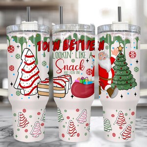 Christmas Tree Cake 40 oz Christmas Tumbler With Handle – Lookin Like A Snack Christmas Cup With Straw, Large Insulated 40oz Christmas Mug