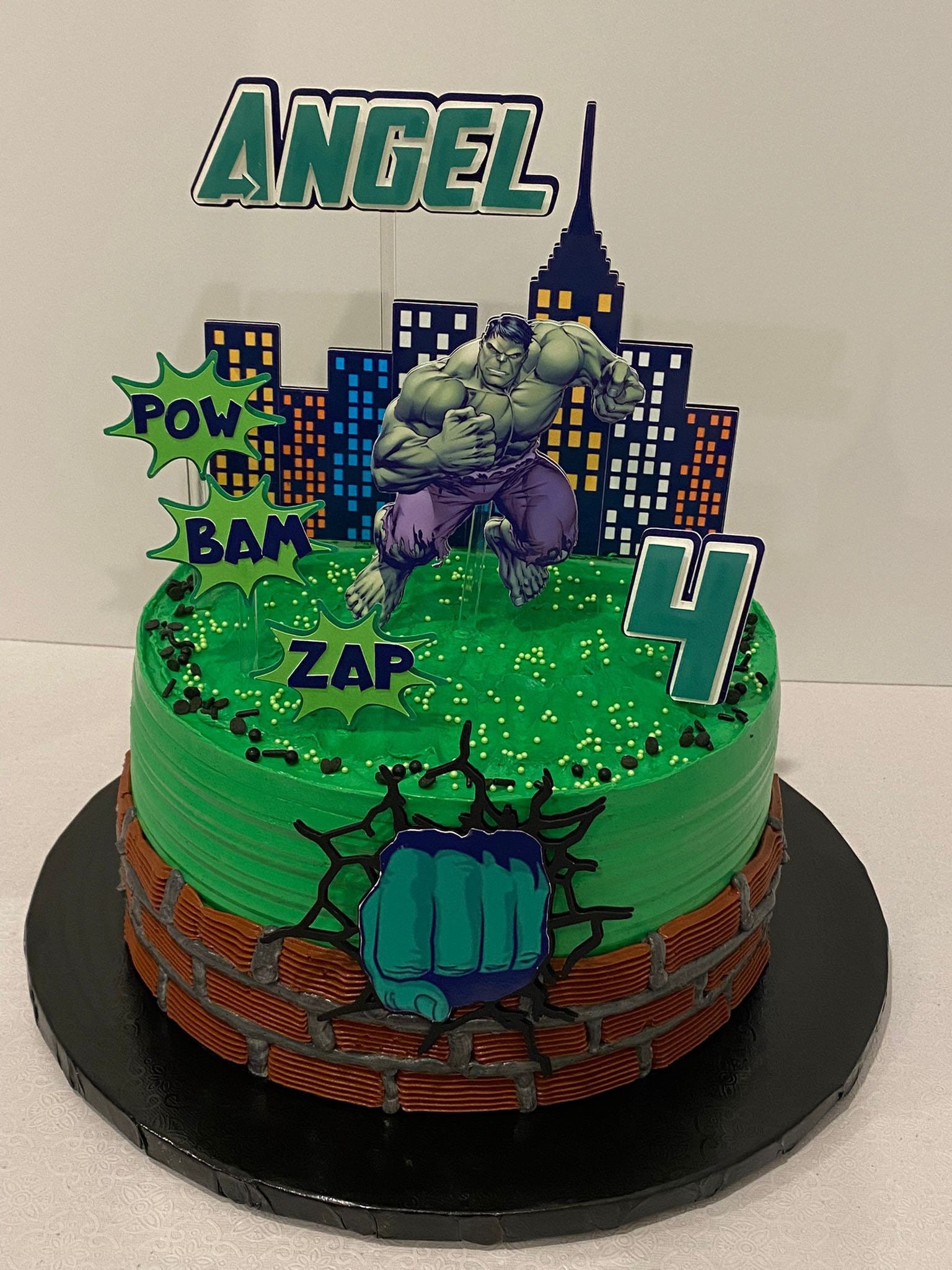 Spiderman and Incredible Hulk cake | Janet Bishop Cake Design