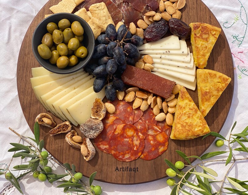 Cheese and Charcuterie Board Large Round Handled image 4