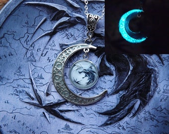 The Witcher Wolf Glow in the Dark Necklace Medallion