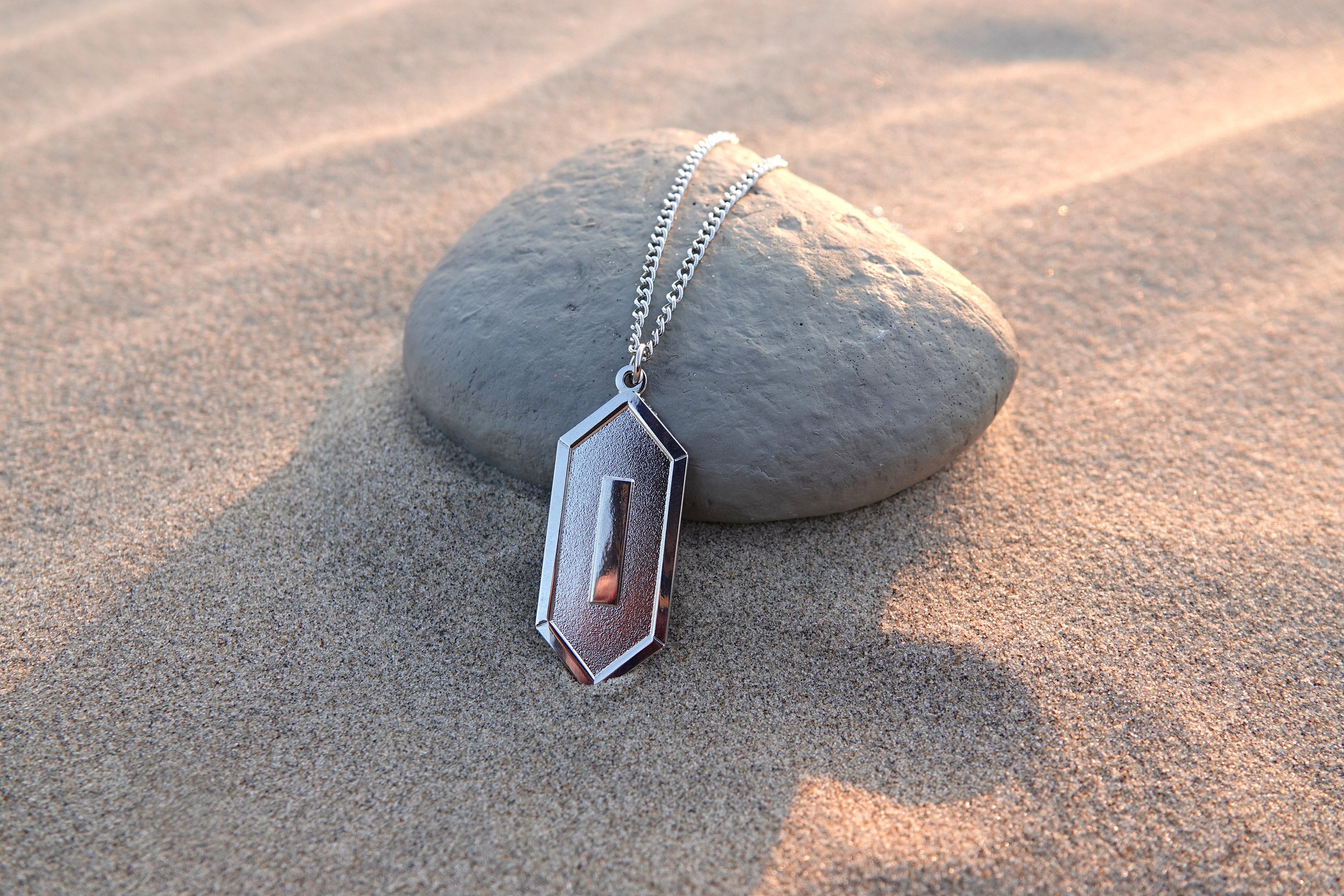 MANDALORIAN DIAMOND Necklace iron Heart Beskar High Quality