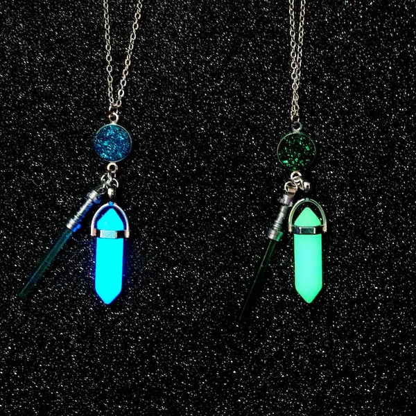 Star Wars Kyber Crystal Glow in Dark Necklace with Hand Painted Lightsaber