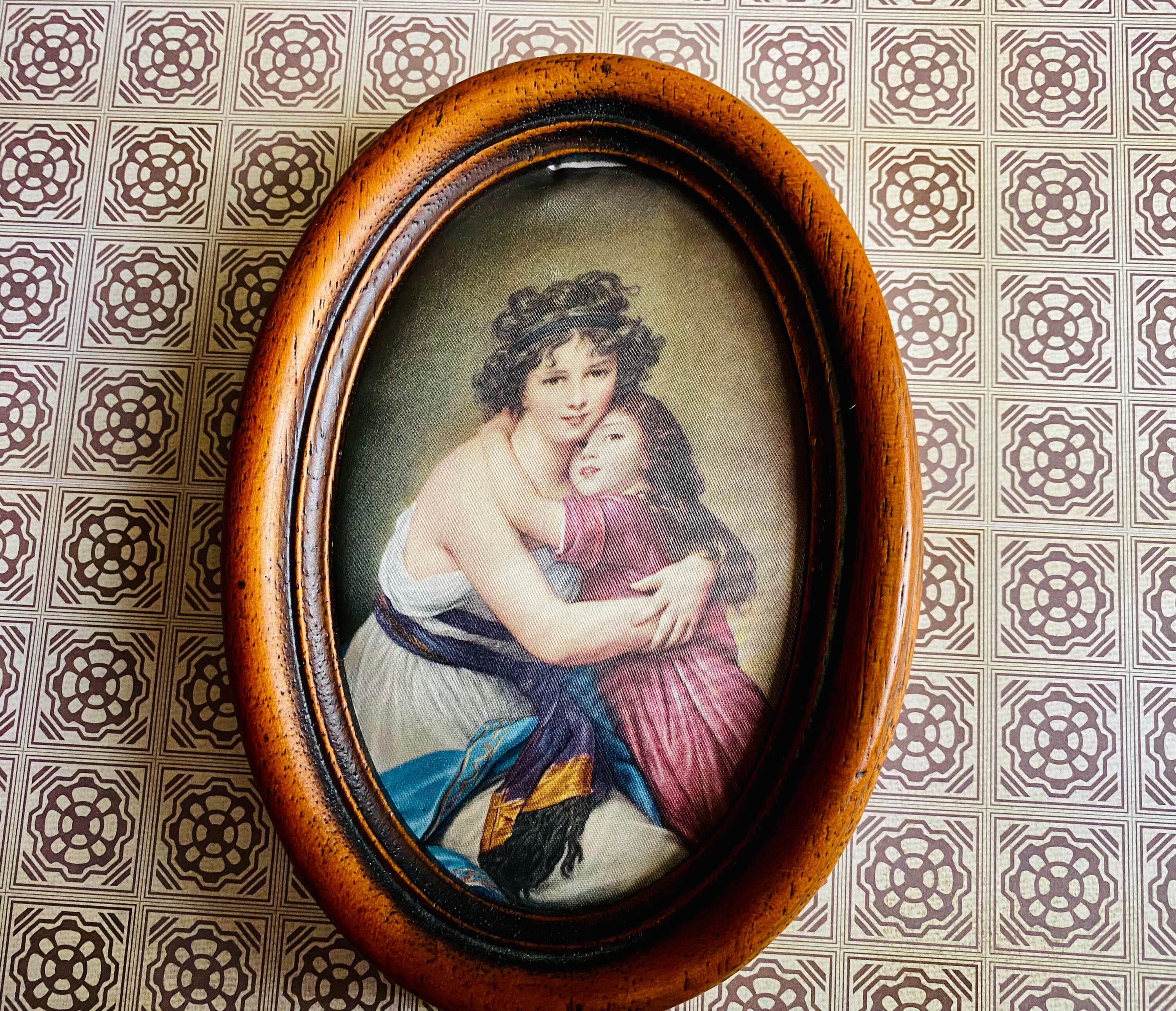 Ancien Cadre Ovale Portrait d'une Femme et Ne Fille Reproduction sur Soie