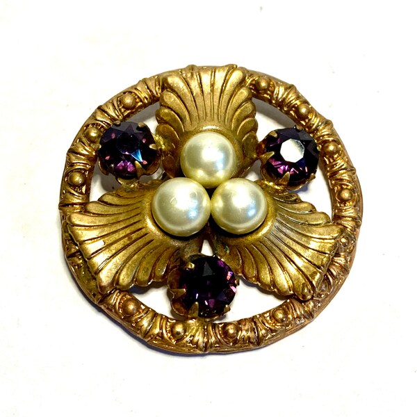 Broche Vintage Rare Art Nouveau Grande broche ronde dorée sertie de 3 pierres facettées violettes et 3 petites perles