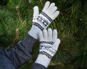 Women’s Merino Wool Winter Gloves, Soft Gray Knit Wool Gloves, Warm Cozy Full-Finger Gloves for Cold Weather, Handmade Gift, Snowy Magic