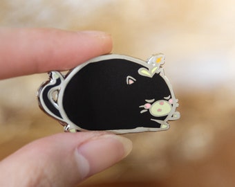 pin // sleepy chubby black cat  - hard metal enamel pin
